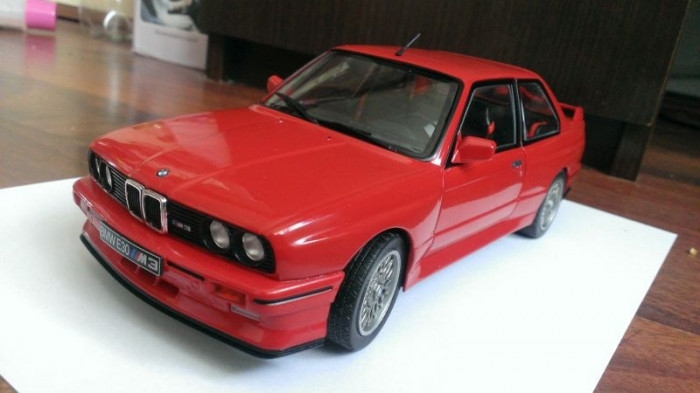 Macheta BMW M3 E30 EVO &#039;ursulet&#039; rosu 1991 - Solido 1/18