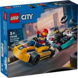 LEGO&reg; City - Carturi si piloti de curse (60400)