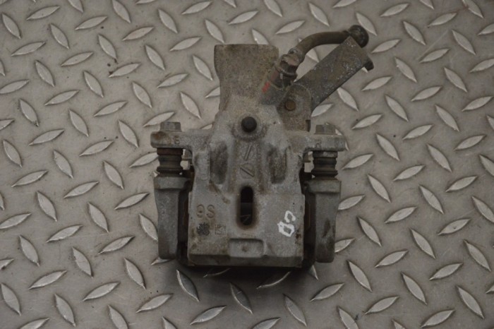Etrier de fr&acirc;nă dreapta spate SUZUKI SX4 S-Cross JY 2022 19122095