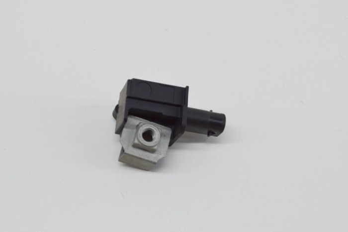 Senzor de impact st&acirc;nga față BMW X3 F25 2012 OEM: 9224177 18081521