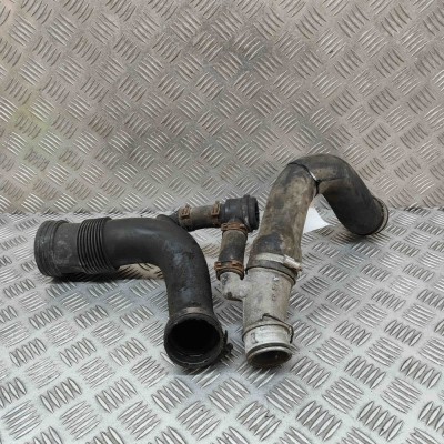 Furtun intercooler PORSCHE CAYENNE 9PA 2002 OEM: 7L5145727,7L5.145.727,7L5145833A,7L5.145.833.A,7L5128627A,7L5.128.627.A foto