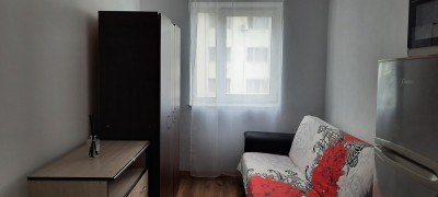 De vanzare camera camin 10 m renovata piata Nicolina foto