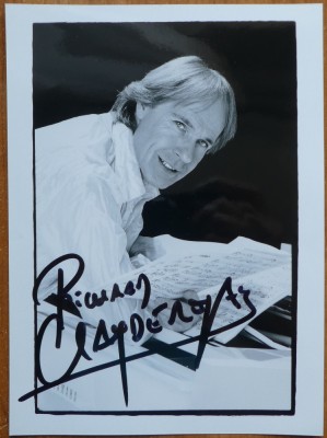 Autograful lui Richard Clayderman, considerat cel mai de succes pianist din lume foto