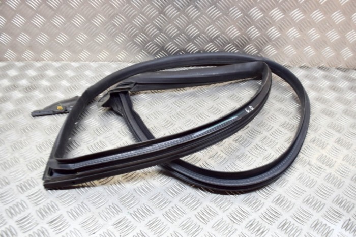Garnitura ușă dreapta spate TESLA MODEL 3 2018 OEM: 1090510-50-E | 13713224