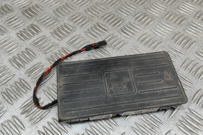 Stație de &icirc;ncărcare wireless AUDI A5 F53 2024 OEM: 4K0035502B 30333081
