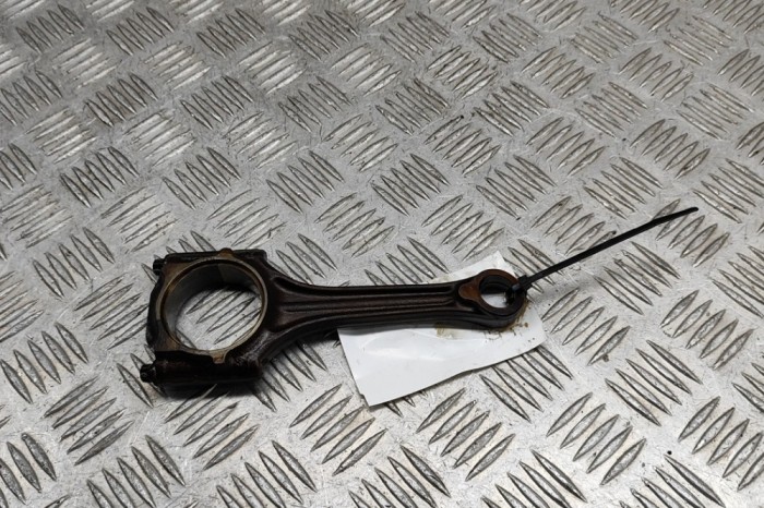 Biela AUDI A4 8E2, B6 2003 OEM: 06A198401 29072681
