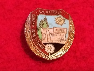 Insigna minerit-Turism - INTREPRINDEREA MINIERA PETRILA &amp;quot;Cabana LUNCA FLORII&amp;quot; foto