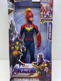 Figurina Capitanul Marvel cu masca sunete si lumini