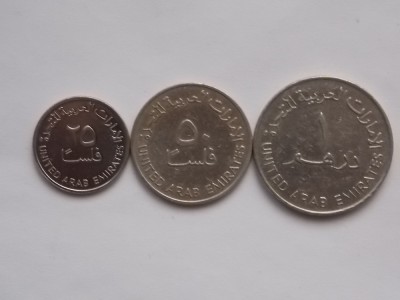 LOT 3 MONEDE DIFERITE EMIRATELE ARABE UNITE foto