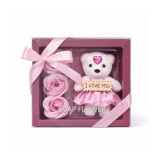 Cumpara ieftin Aranjament Floral Trandafiri Roz+Ursuleț 14x14x4.5cm - KRMS103