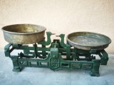 vechi cantar balanta de colectie Hess cu talere din alama vintage