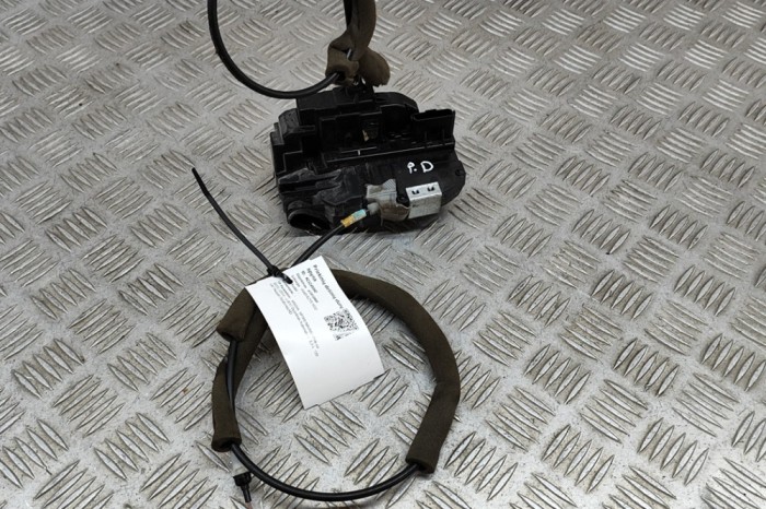 &Icirc;ncuietoare ușă dreapta față NISSAN NP300 NAVARA Pick-up D23 2017 OEM: 80500-4JK0A 23249842
