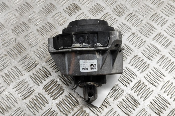 Suport motor dreapta BMW 3 G20, G28 2024 OEM: 7581618 30320121