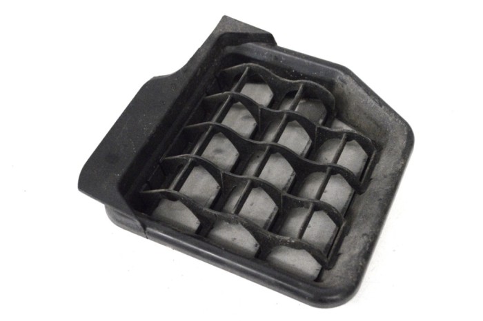Grila de ventilație caroserie VW GOLF V 1K1 2006 OEM: 1K6819466B | 15037352