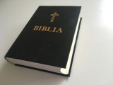 BIBLIA SAU SFINTA SCRIPTURA EDITIA SF. SINOD 1993 TIPARITA SUB INDRUMAREA PF TEOCTIST. REPRODUCE EDITIA 1982. CU 6 HARTI