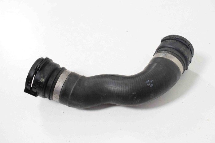 Furtun radiator răcire dreapta BMW 3 F30, F80 2017 OEM: 7812942