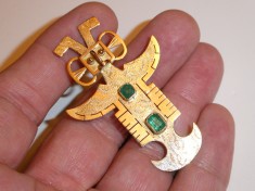 BROSA/PANDANTIV AUR 18K +2 Smaralde Columbiene - Simbol/Zeu - Aztec/Mayan - 10g. foto