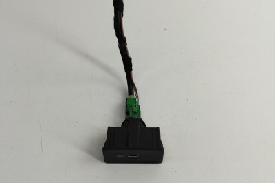 USB VW PASSAT Variant B8 3G5 2021 OEM: 3G5035726B 29501694 foto