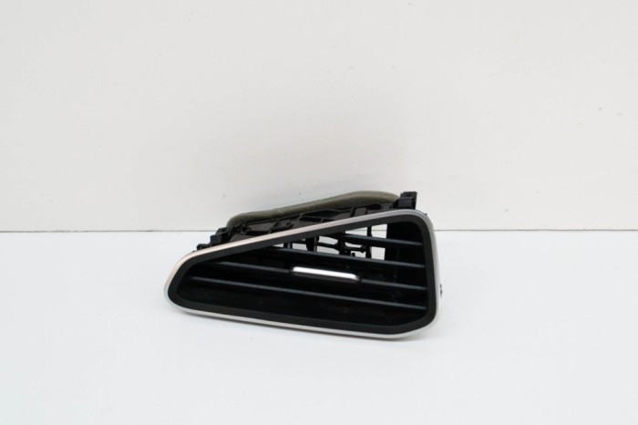 Gura de ventilație planșa de bord VW ID.3 E11 2020 OEM: 10A819704 | 14877675