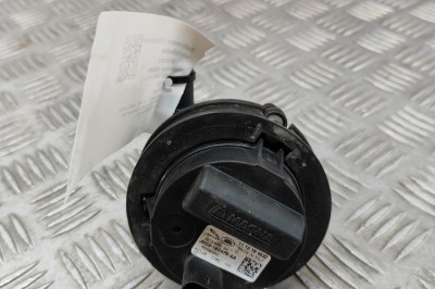 Pompa de apa auxiliara JAGUAR I-PACE X590 2019 OEM: J9D3-18D475-AA,J9D3-8501-AA 22638625 foto