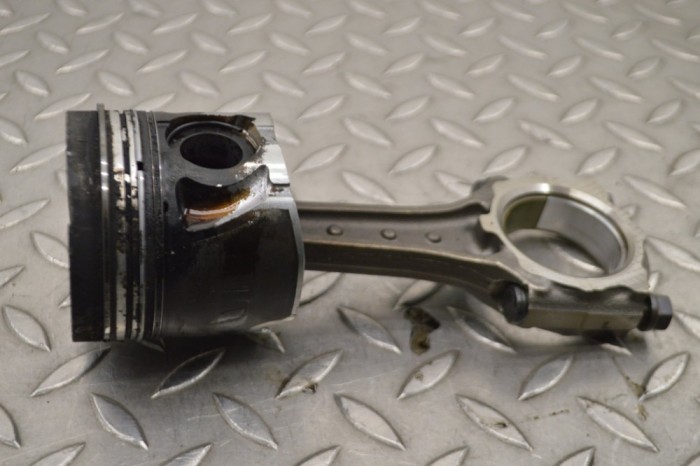 Piston OPEL ASTRA J 2009 14869912