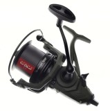Mulineta Crap Pro FL Strategist Baitrunner, tambur long cast, 8 rulmenti, frana rapida carbon, sistem warmshaft, galet anti-rasucire