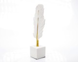 Statueta &quot;White Tree&quot; din rasina