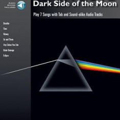 Pink Floyd: Dark Side of the Moon [With CD (Audio)]