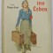 PUCKIS ERSTER SCHRITT INS LEBEN ( PRIMUL PAS IN VIATA A LUI PUCKIS ) von MAGDA TROTT , TEXT IN LIMBA GERMANA CU CARACTERE CHIRILICE , 1937