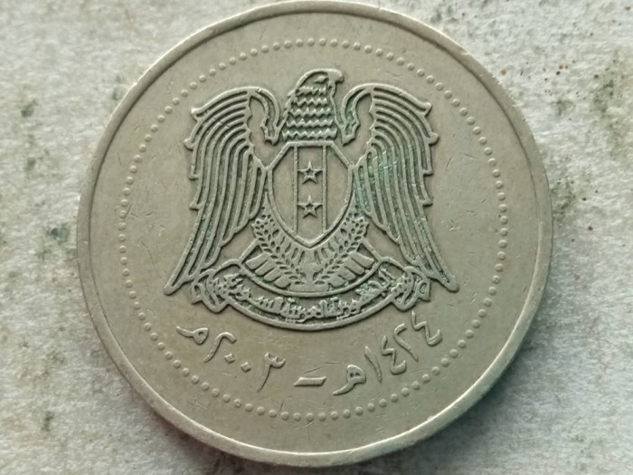 SYRIA-10 POUNDS 2003