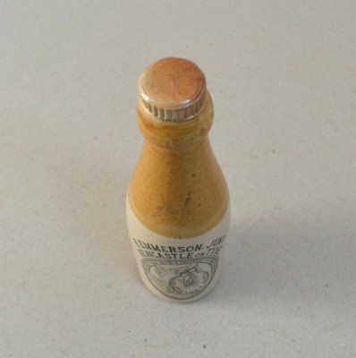 R. Emmerson Stoneware Pottery Stout Beer Bottle Newcastle UK 1879-1920 foto