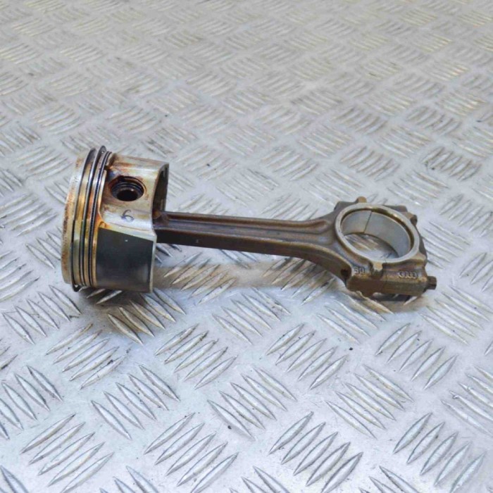 Piston VW GOLF V 1K1 2006 OEM: 038107065H