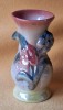 Vaza cu ornamente florale - produs vechi romanesc, anii 1970, era socialista, bibelou vechi, ceramica portelan, piesa deosebita