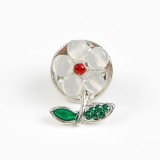 Brosa martisor floare alba