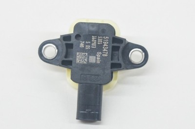 Senzor de impact dreapta față FIAT 500X 334_ 2016 OEM: 51943478 13436436 foto