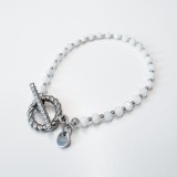 Bratara argintie din piatra lunii si otel inoxidabil cu inchizatoare toggle