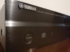 CD Player YAMAHA model CDX397MK2 cu telecomanda - Impecabil foto