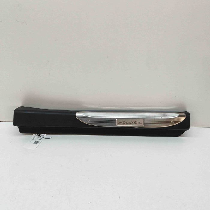 Ornament prag dreapta față MAZDA MX-5 IV ND 2022 OEM: N243-68-710