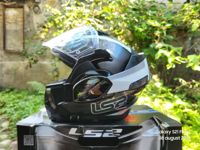 De vanzare casti motocicleta modulare caberg ducke II si ls2 valliant
