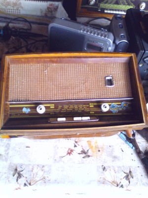 Radio vechi pe lampi Carmen 3 S 632 A Electronica foto