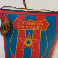 Fanion fotbal + Insigna artizanala - AS "ARMATA" TARGU-MURES