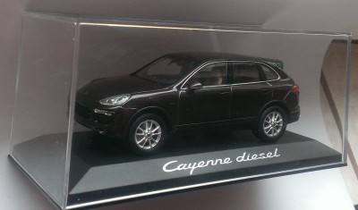 Macheta Porsche Cayenne Diesel MK2 Facelift 2014 - Minichamps 1/43 foto