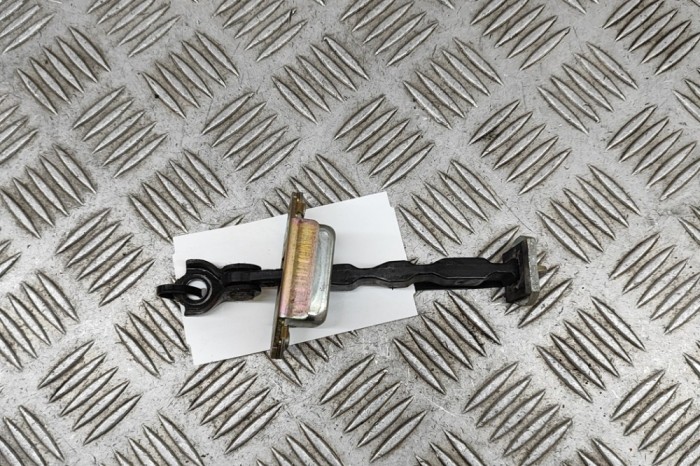 Limitator ușă dreapta față NISSAN 350 Z Coupe Z33 2004 OEM: 80430-CD010 28465951