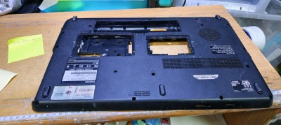 Bottom Case Laptop Toshiba Satellite 555-130 #B170 foto