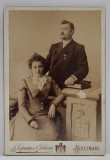 STUDIO FOTO DIN AKKERMAN , CUPLU IN STUDIO , FOTOGRAFIE CABINET , CCA. 1900