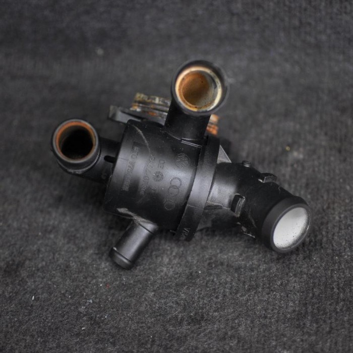 Termostat VW PASSAT B7 362 2012 OEM: 03L121111AE 1590033