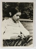 ACTRITA ADRIANA TRANDAFIR , FOTOGRAFIE IN EXTERIOR , 1979