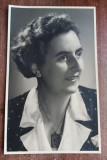 QW18 73 - Fotografie foarte veche - tanara doamna - an 1945, Alb-Negru, Europa, Portrete
