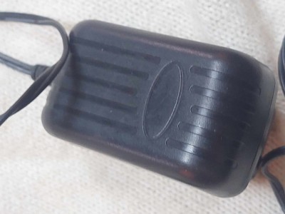 Incarcator/alimentator/adaptor SENCOR=AC Adapter SVC 7020BK/7020VT-IMPUT-100-240V=OUTPUT 19V-600MA foto