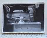 Fotografie copil și automobil Wartburg/Moskvici &ndash; Rom&acirc;nia 1974
